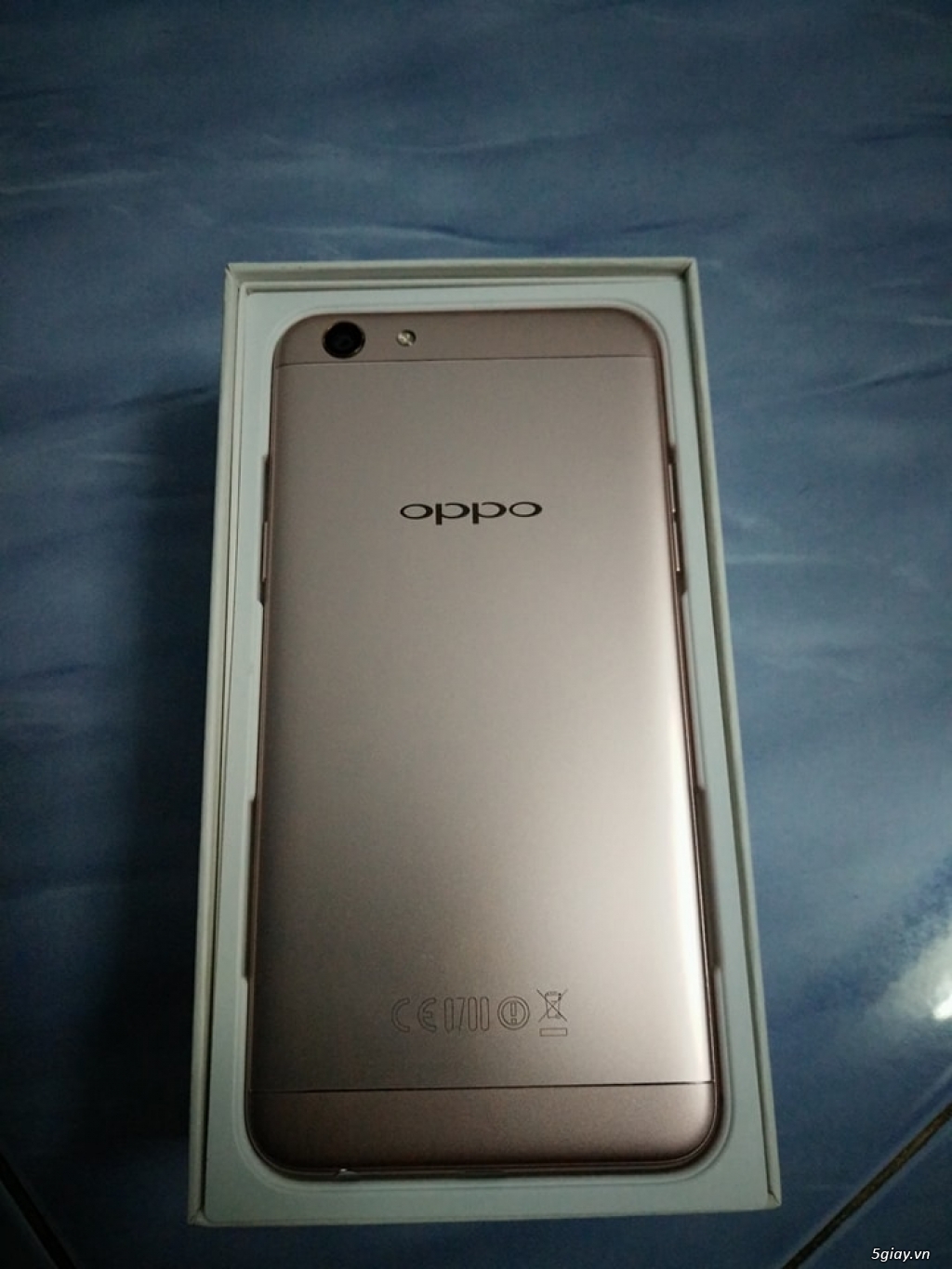 Oppo F3 - 1