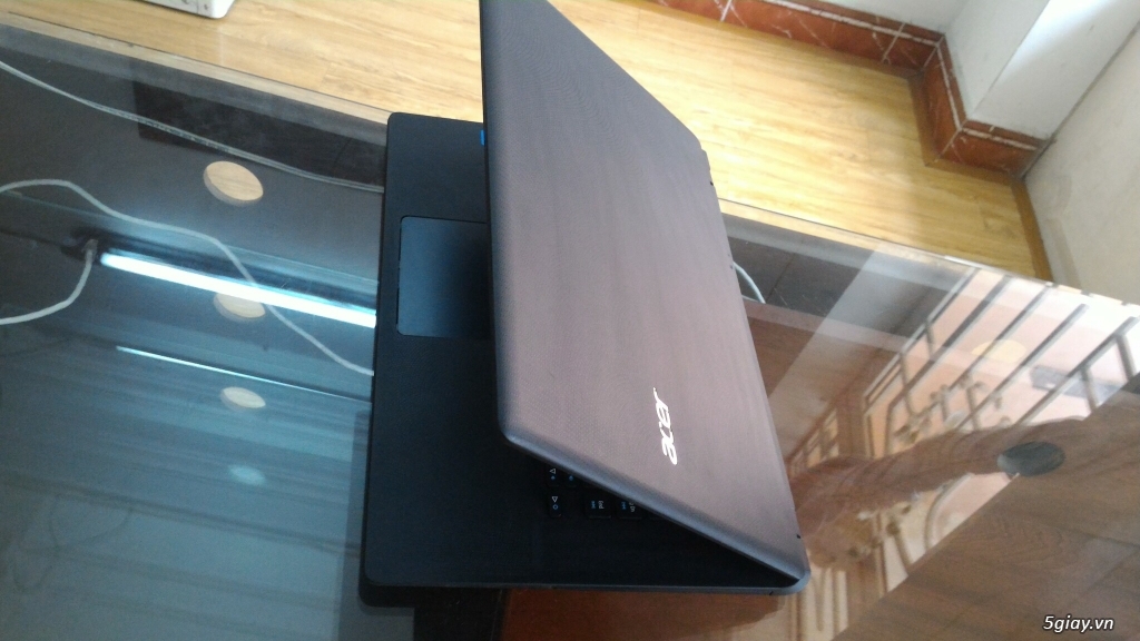 Acer aspire ES1-511: N2930/ram 2gb/hdd 500gb. Máy đẹp leng keng.Pin 4h - 3