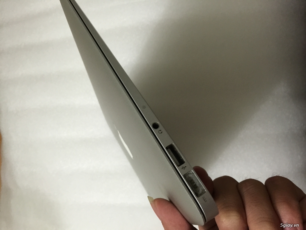 Xác macbook air mid 2011 11inch