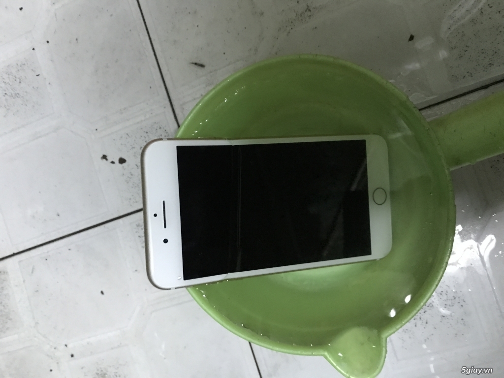 Bán một trong hai cây 7 plus 128g - 7