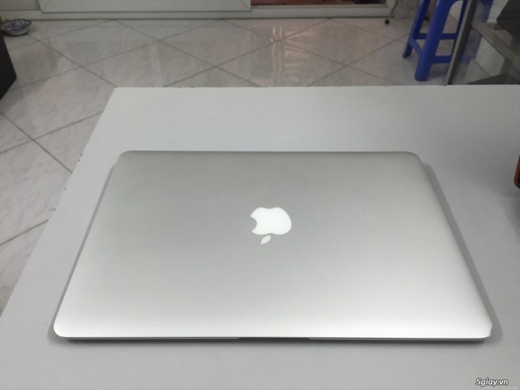 Macbook Air 13 - Mid 2012, máy keng + giá bao siêu tốt