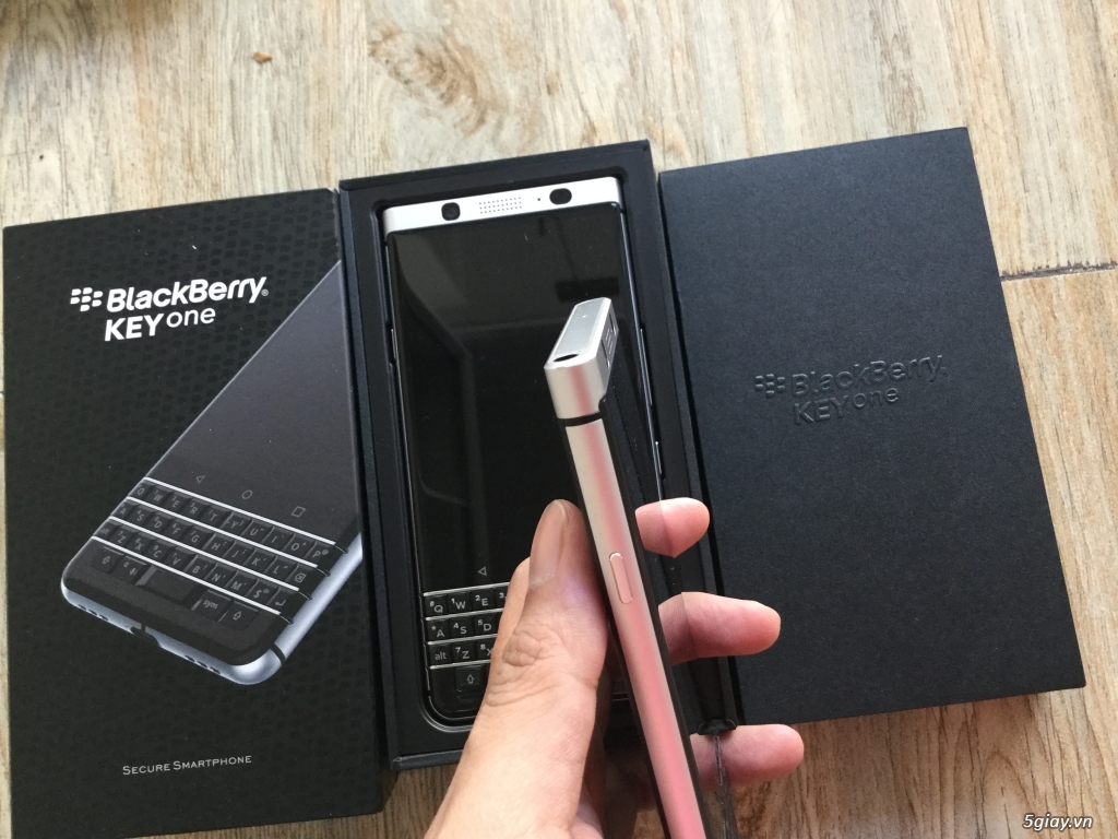 Blackberry keyone - 2