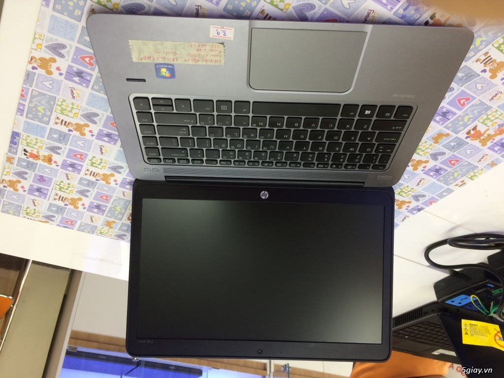 HP FOLIO 1040 - 1