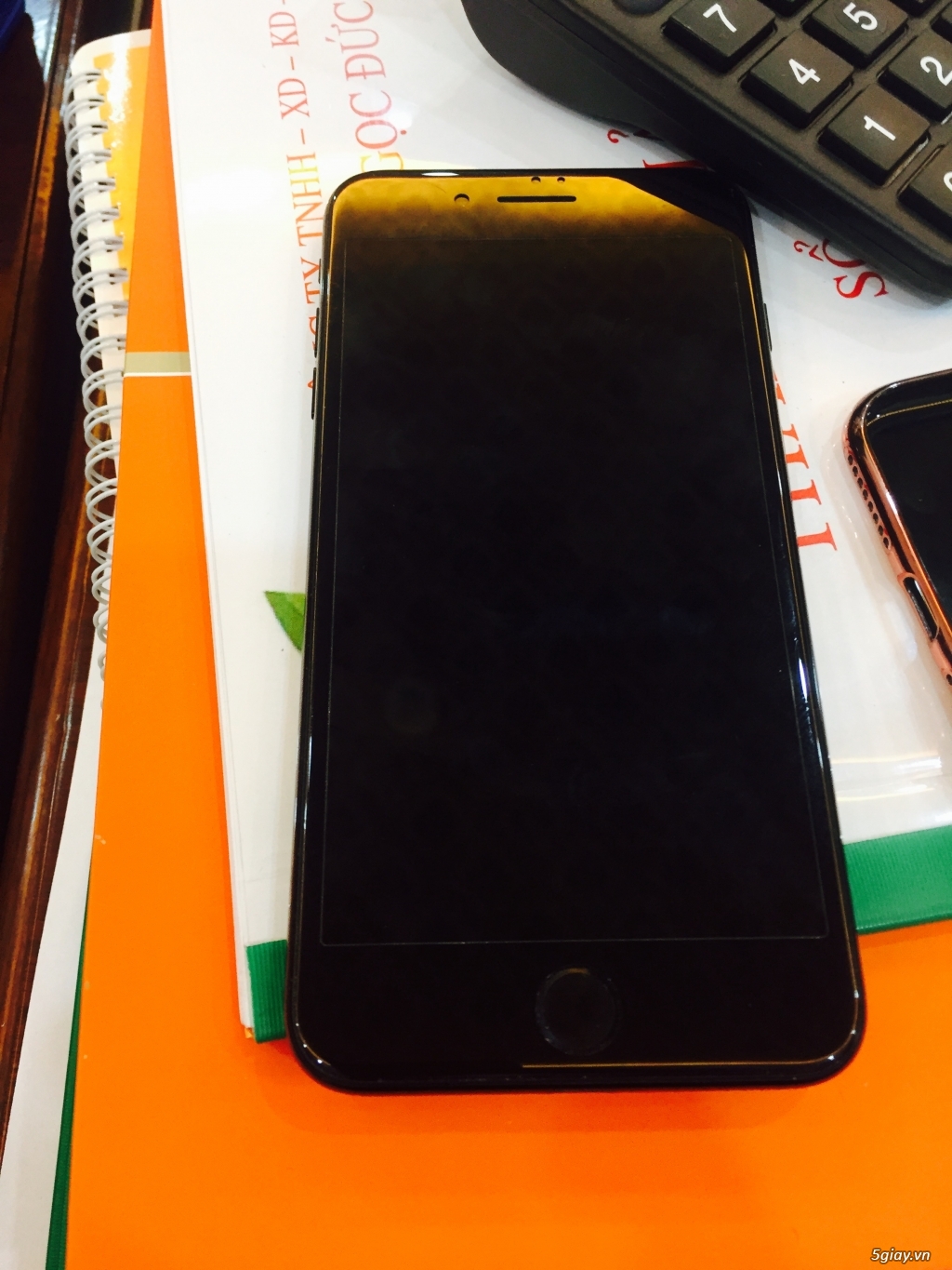 Ip7plus đen bóng 256gb qt 99,99% còn bn - 1