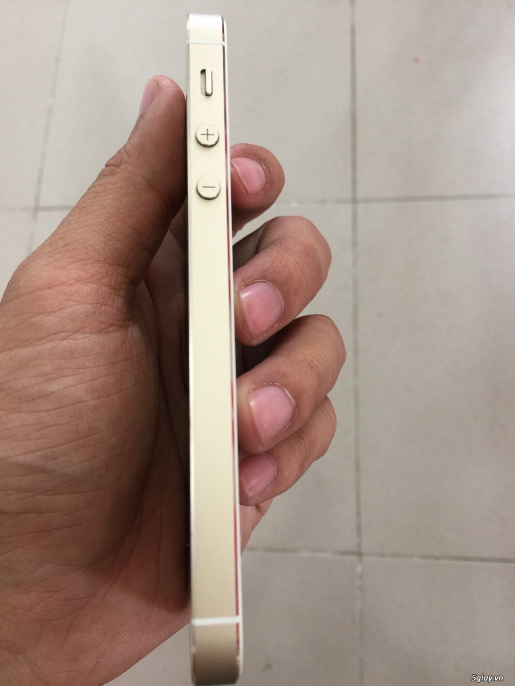 Bán iphone 5s 16gb gold quốc tế giá 2tr7 - 2