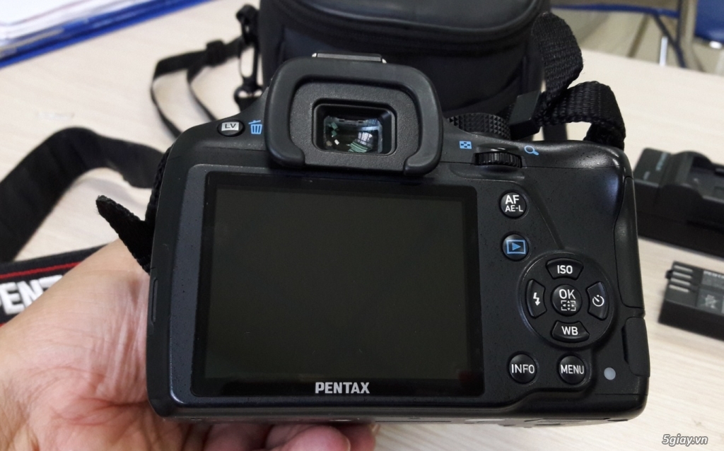Pentax K50 kèm Lens Pentax 50f1.8. New 97% - 2