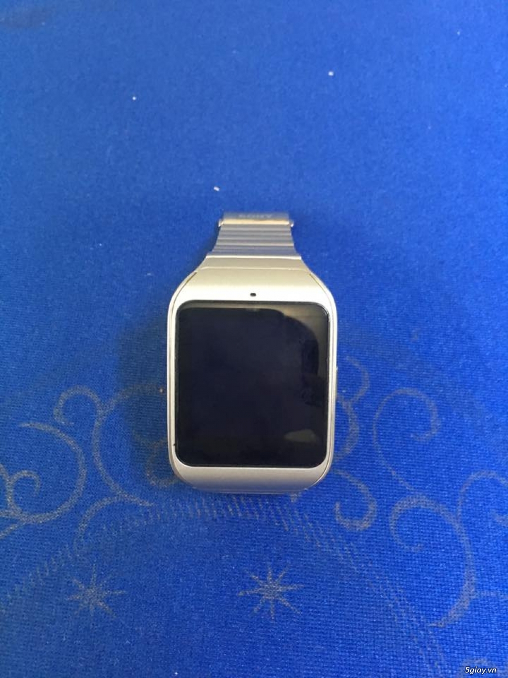 đồng hồ sony smartwatch 3 dây kim loại đẹp 98% nguyên zin