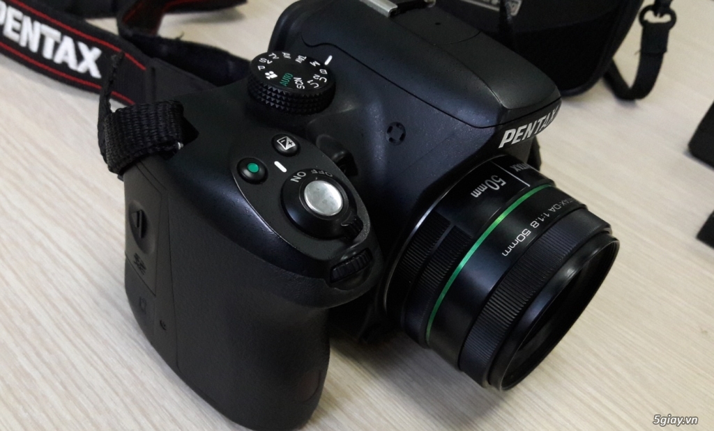 Pentax K50 kèm Lens Pentax 50f1.8. New 97% - 3