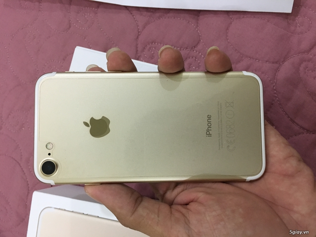 Iphone 7 32gb Gold FPT sài đc 13 ngày, fullbox, còn hoá đơn mua hàng - 1