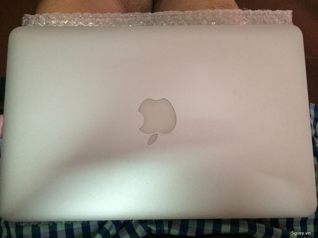Macbook air 11 inch early 2015
