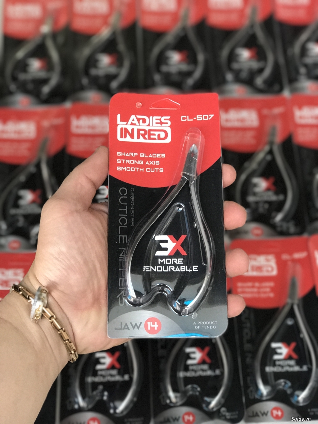 LADIES IN RED - kềm cắt da chuyện dụng. - 1