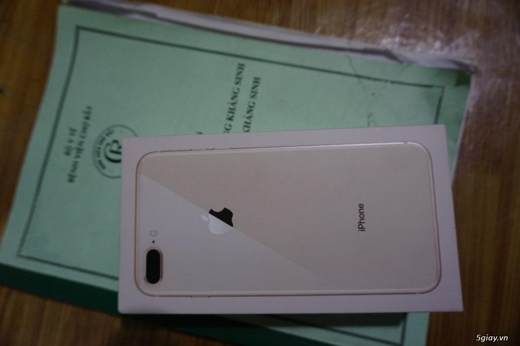 Mình cần bán iphone 8 plus 64G, gold , chưa active