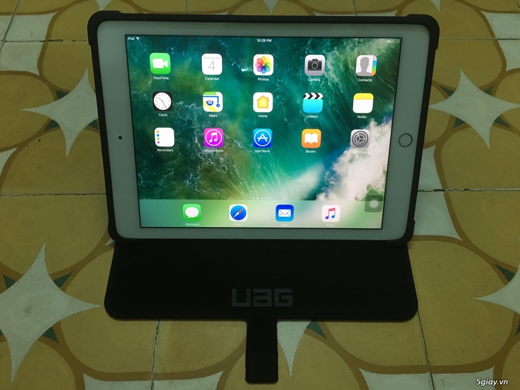 iPad Pro 9.7inch GOLD 128GB full box WiFi + 4g apple care 3.2018 - 3