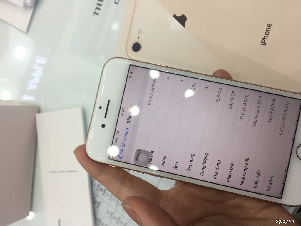 Mình đổi 8plus nên cần để lại cây 8 gold 256gb, mới đập hộp ngày 3/10. - 1