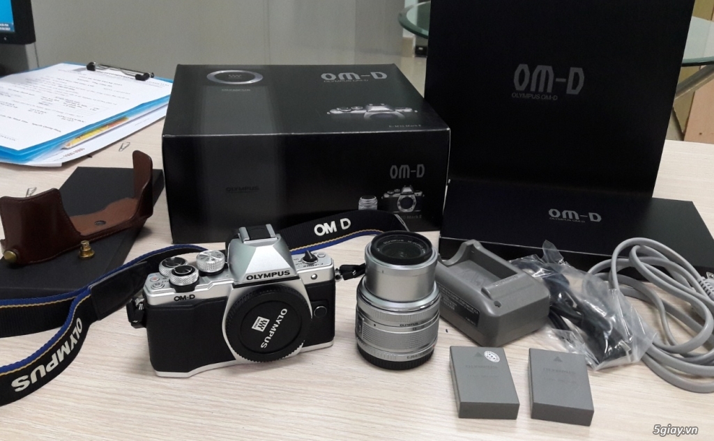Olympus OMD E-M10 Mark II lens 14-42 FULLBOX 99%