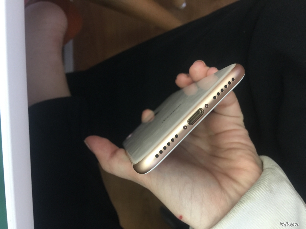 Mình đổi 8plus nên cần để lại cây 8 gold 256gb, mới đập hộp ngày 3/10. - 3