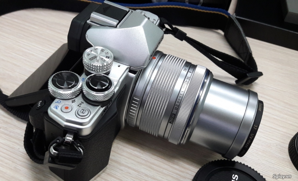 Olympus OMD E-M10 Mark II lens 14-42 FULLBOX 99% - 6