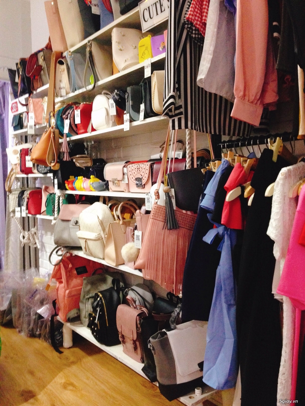 [HCM - Quận 1] CHo thuê gian hàng thời trang quần áo, túi xách, giày - 3