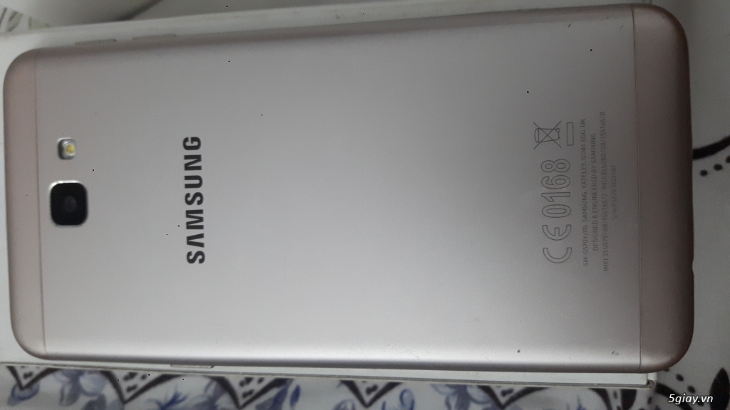 Cần bán 1 điện thoại Samsung J5 Prime màu vàng,fullbox, cáp sạc - 2