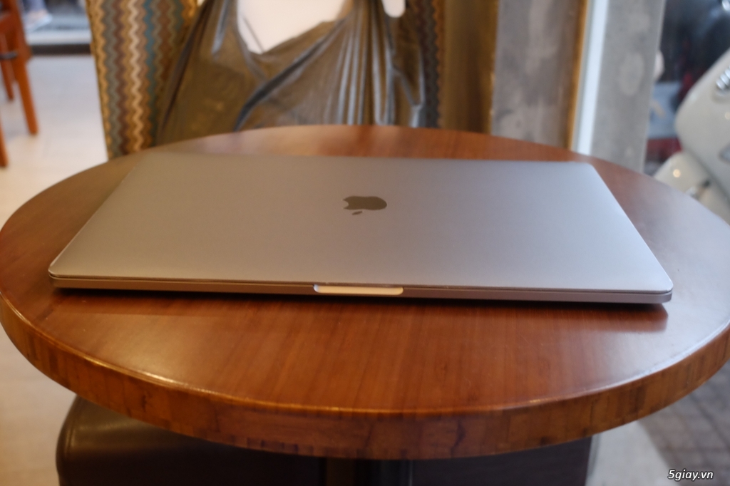 Macbook Pro 15 2016 MLH42 Gray 99.9999% Full box Apple Care 9/2018 - 1