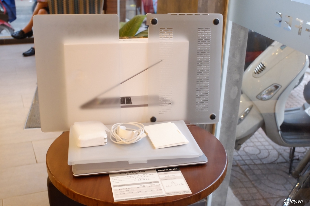 Macbook Pro 15 2016 MLH42 Gray 99.9999% Full box Apple Care 9/2018 - 2