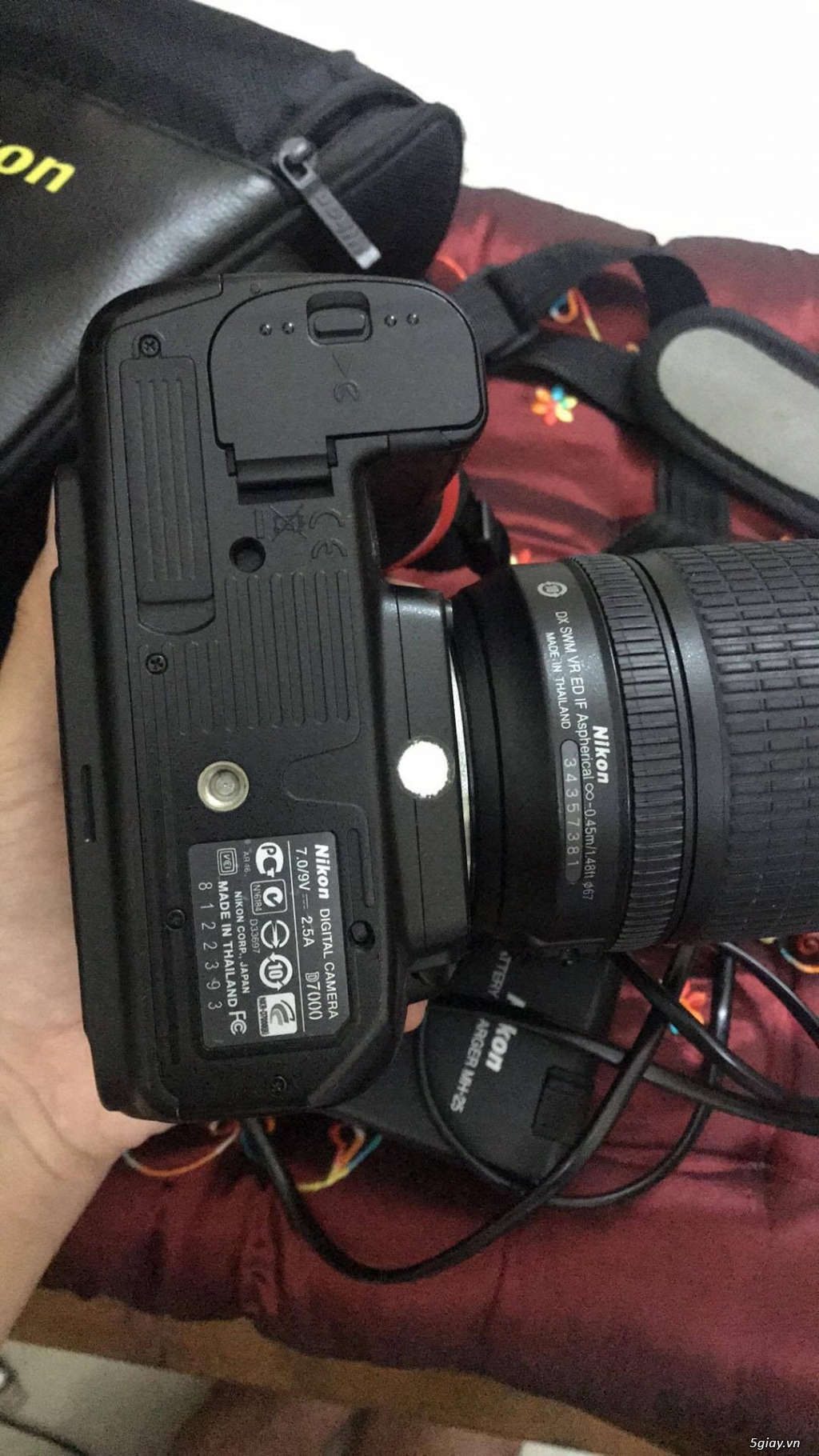 Nikon D7000 đi kèm lens 18-105mm vs SIGMA 30mm1:1.4 - 3