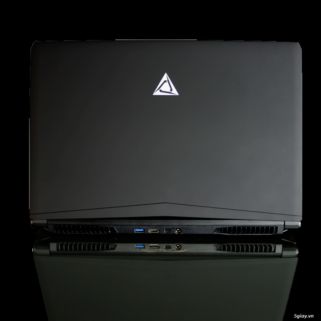 Laptop clevo cyberton SK17 i7 6700 16gb GTX 965M - 2