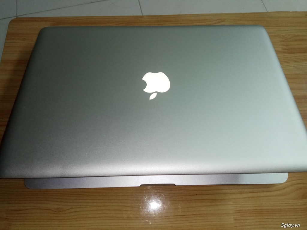 Cần bán: Macbook Pro 15inch Mid 2009 (MB985LL/A)