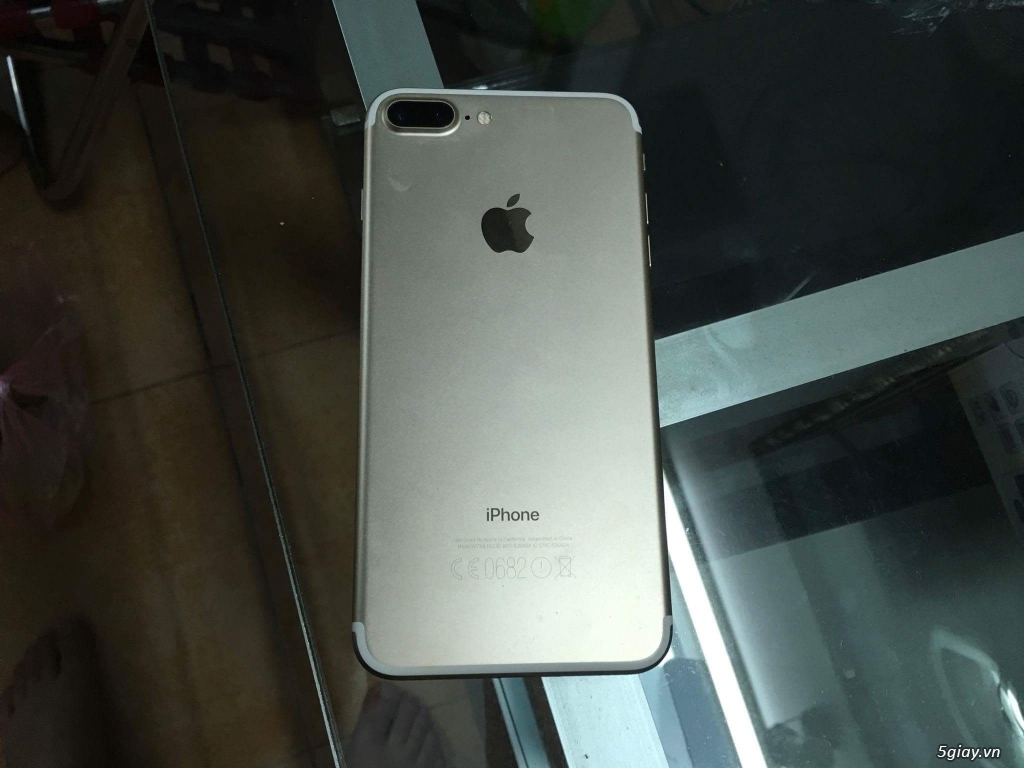 Iphone 7 plus gold 32 gb - 1