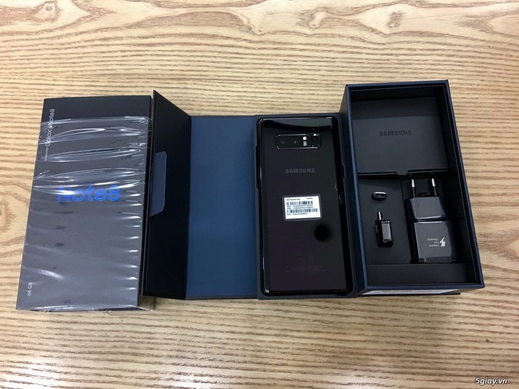 Cần bán Samsung galaxy Note 8 đen chính hãng giá khuyến mãi