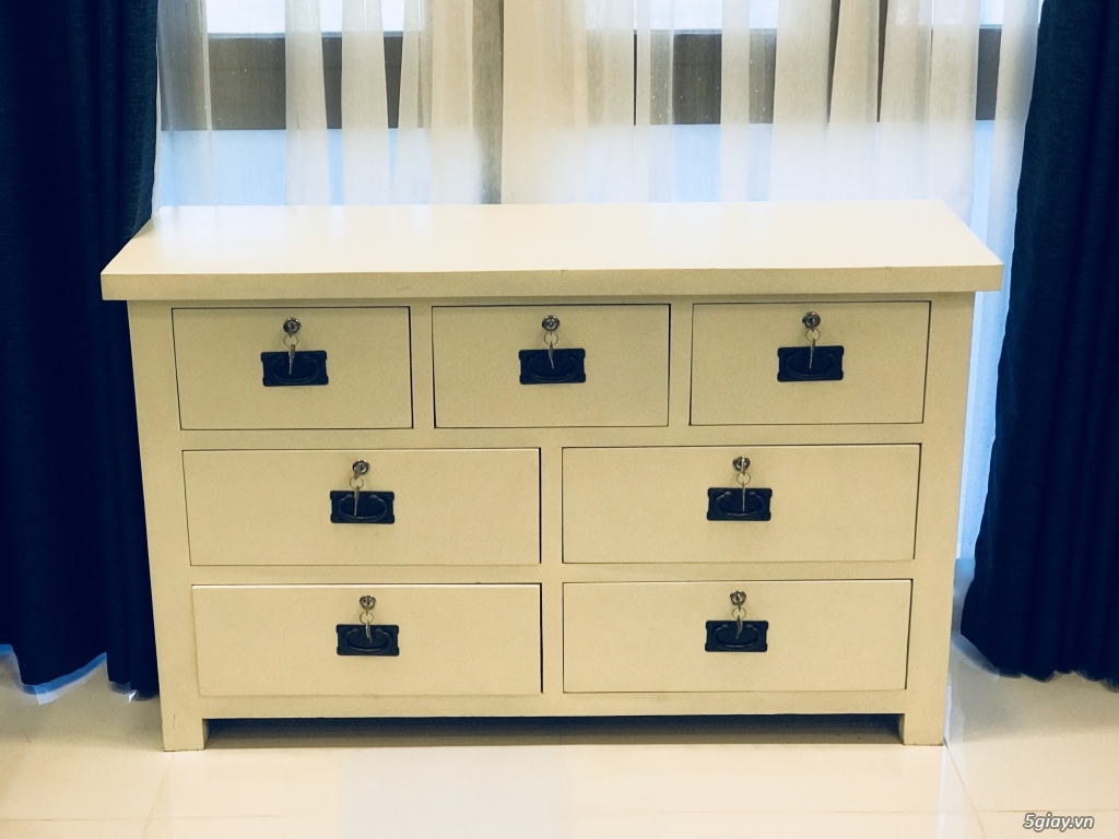 Thanh lý tủ gỗ và Robot hút bụi