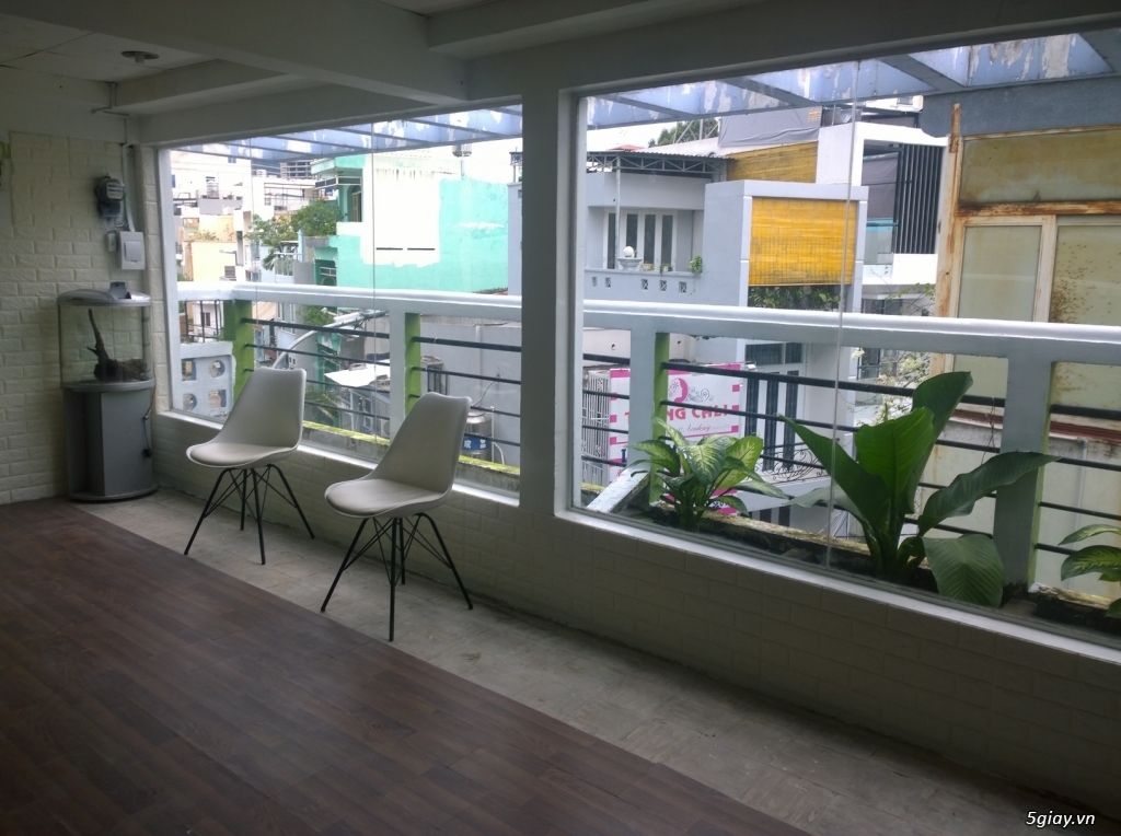 Phòng trung tâm Q.3 ngang 9m full kiếng view đẹp