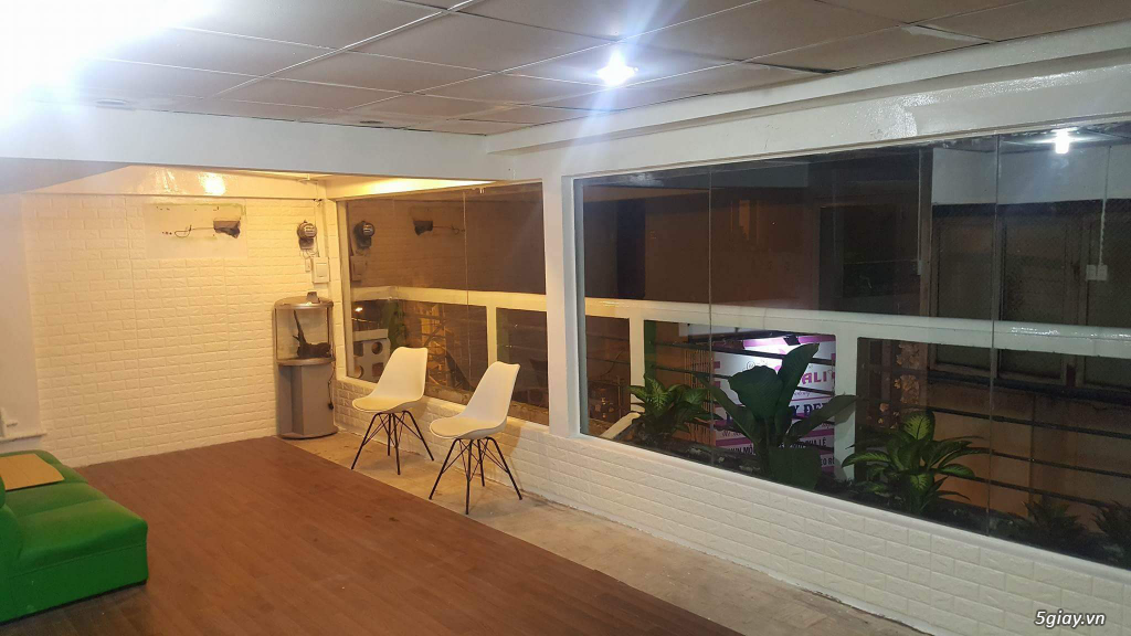 Phòng trung tâm Q.3 ngang 9m full kiếng view đẹp - 1