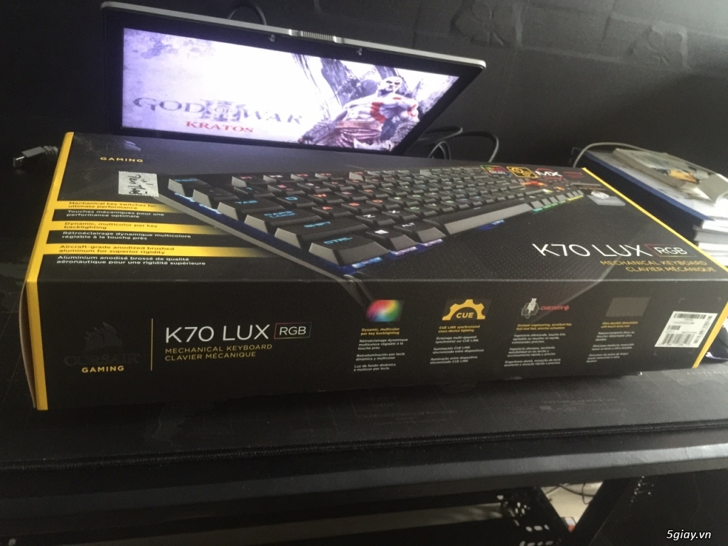 Bàn phím cơ Corsair K70 Lux RGB bán gấp giá rẻ - 1