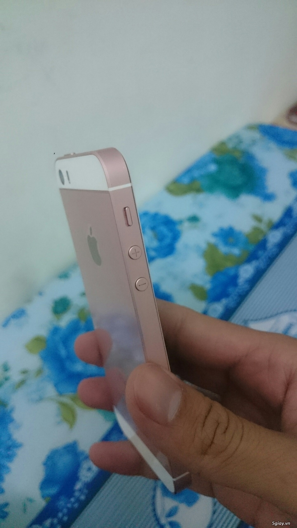 iPhone SE (rose) likenew fullbox giá 4trxxx - 1