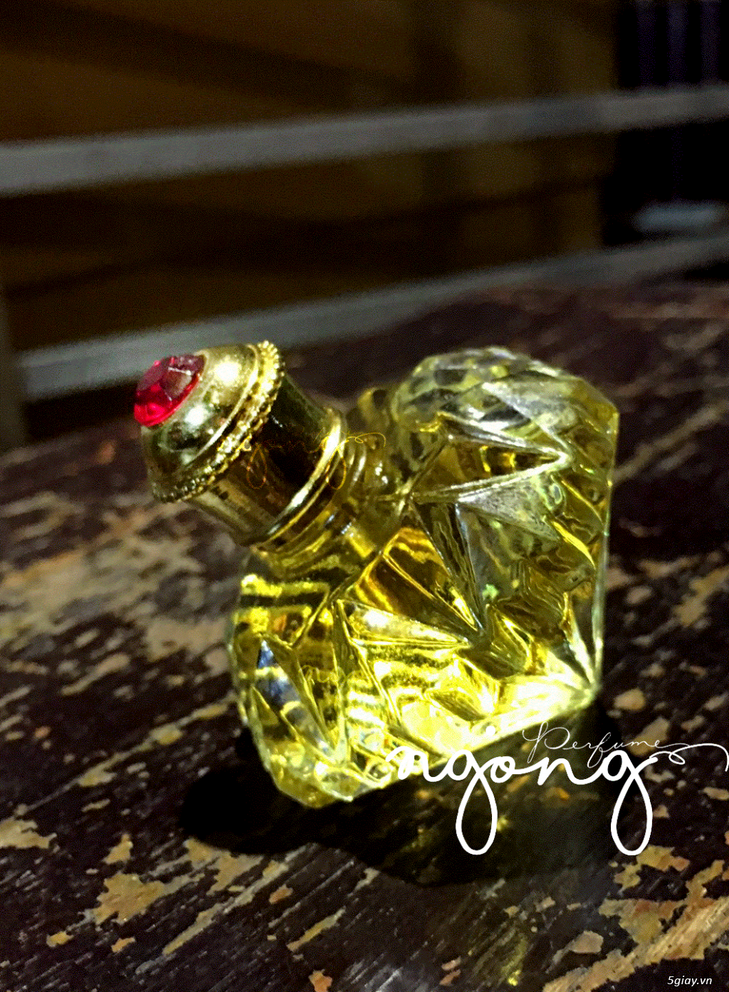 Quà tặng 20.10 sang chảnh , hàng xách tay còn 4 chai giá iu thương - 23