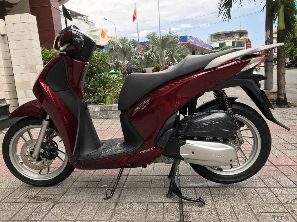 Honda SH 150i đỏ bạc sáng tài lộc - 4