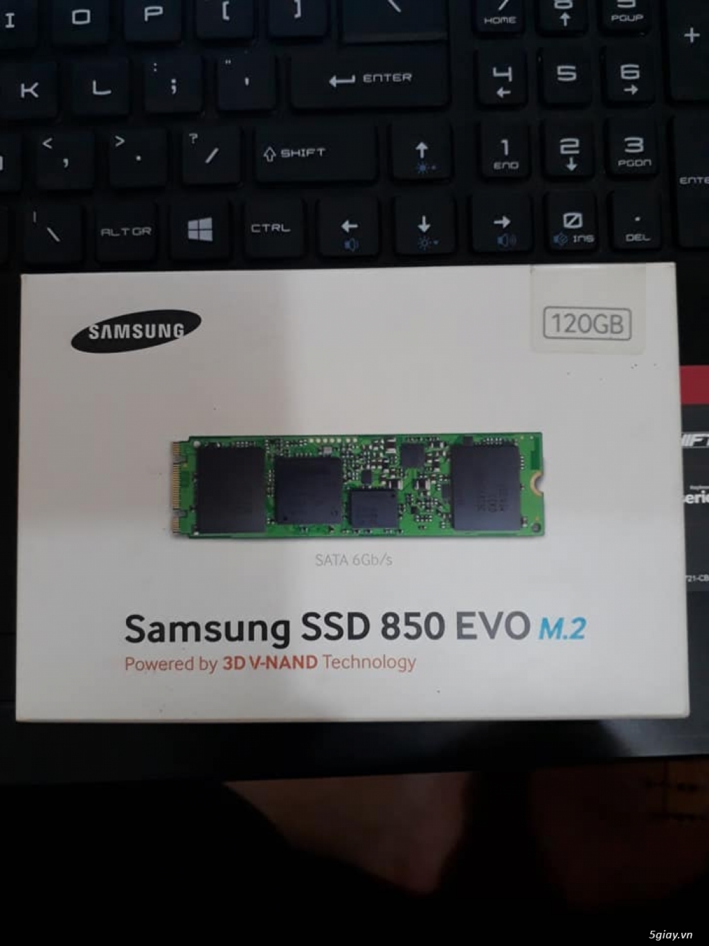 Mình cần bán lại 1 ổ SSD 850 EVO M.2 Sata 120G  giá 800k - 1