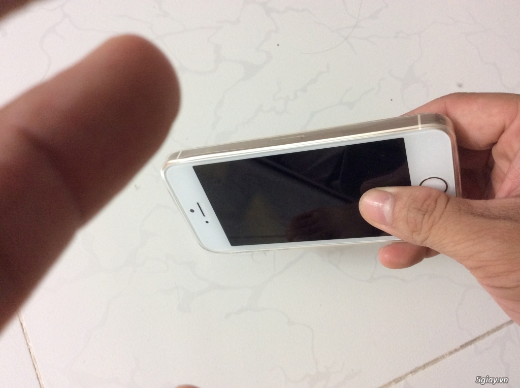 iPhone 5s 16gb gold quốc tế zin đẹp ra đi giá 2,8tr - 3