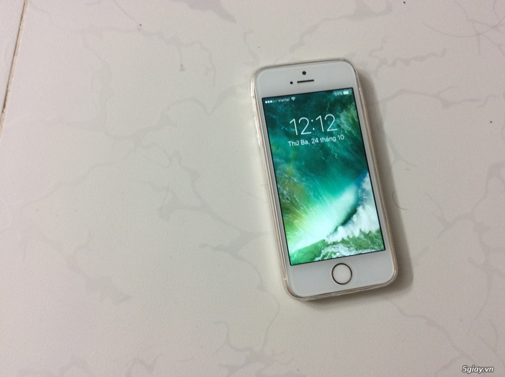 iPhone 5s 16gb gold quốc tế zin đẹp ra đi giá 2,8tr - 1