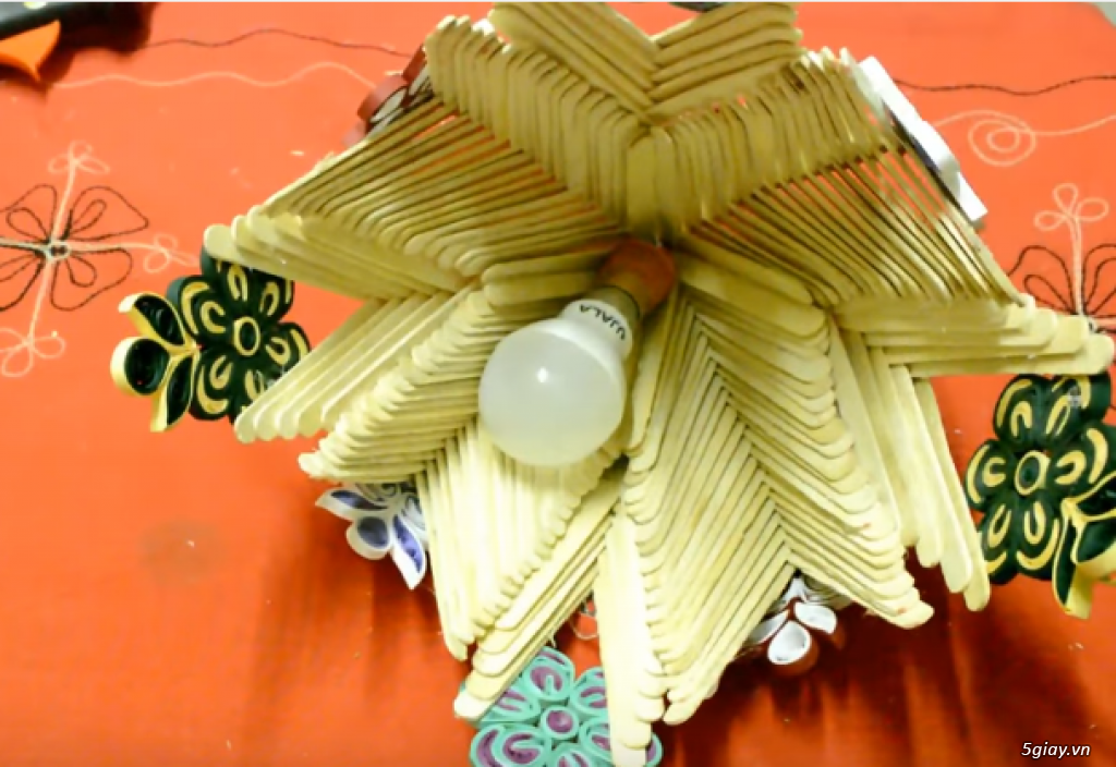 Cách làm đèn học đơn giản bằng que kem