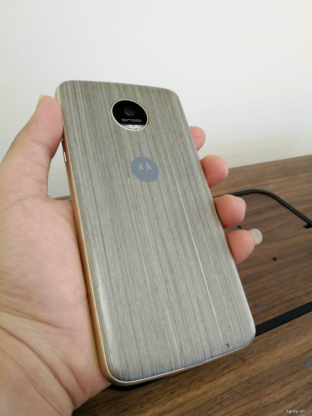 Cần bán Moto Z Play - 3