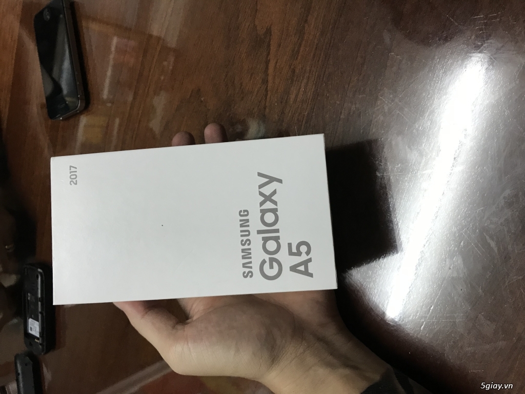 Samsung A5 2017 new giá hạt dẻ - 1