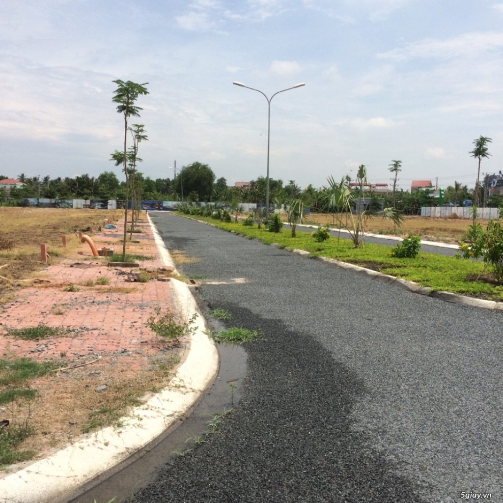 Đất mặt tiền Hưng Long Bình Chánh 100m2 đối diện CV, sổ hồng xây ngay