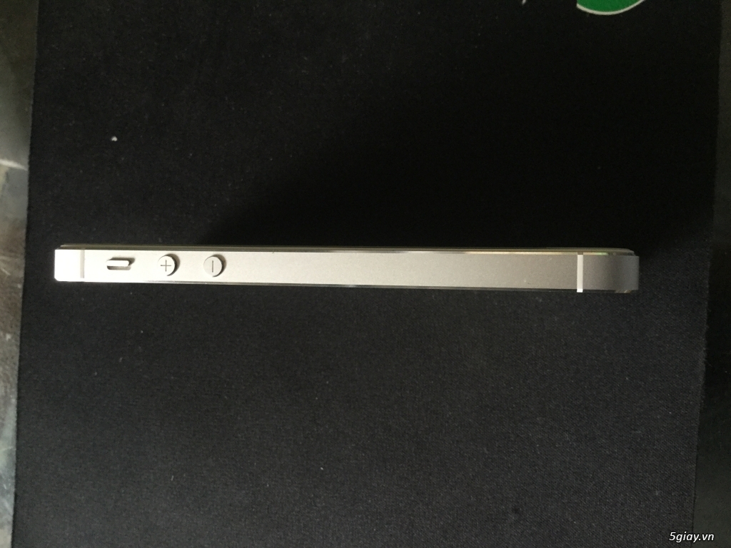 iPhone 5s 16g quốc tế trắng zin 99% - 2
