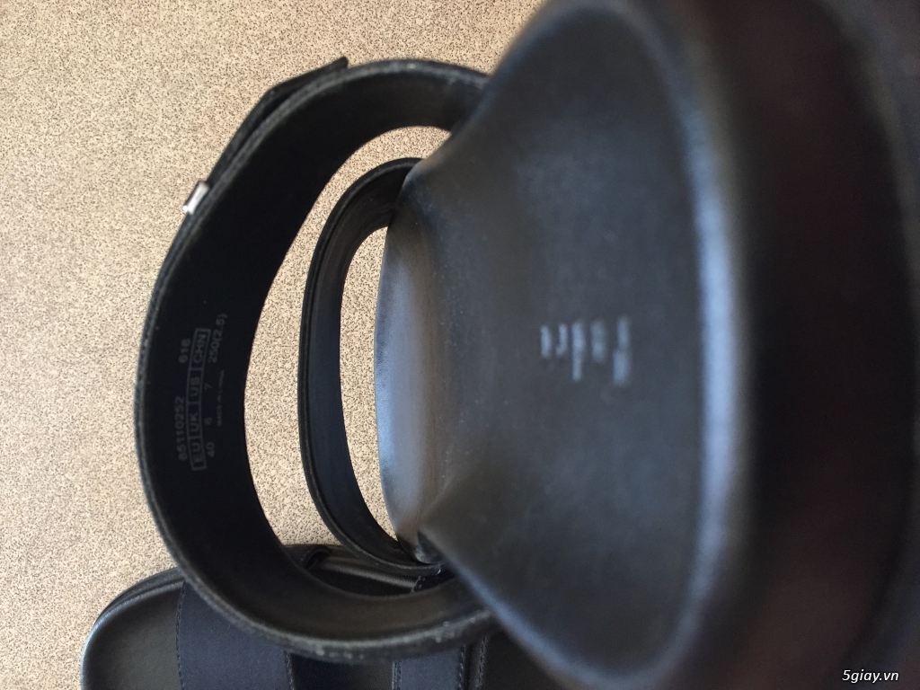 Bán lại đôi Pedro mua tại Singapore