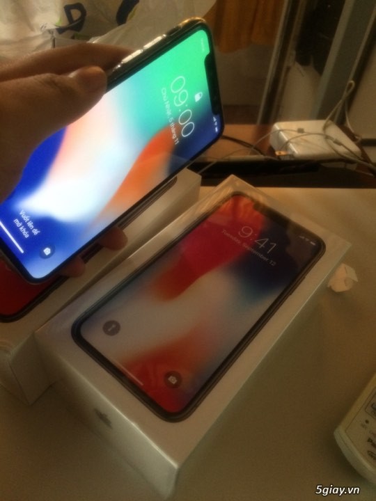 Iphone X 64gb active ngày 4/11 bay nhanh.