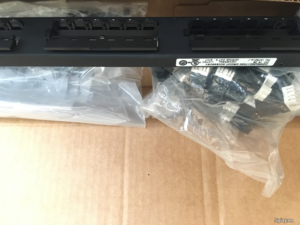 Patch Panel AMP, 24 Port, Cat 6 - P/N 1375014-2