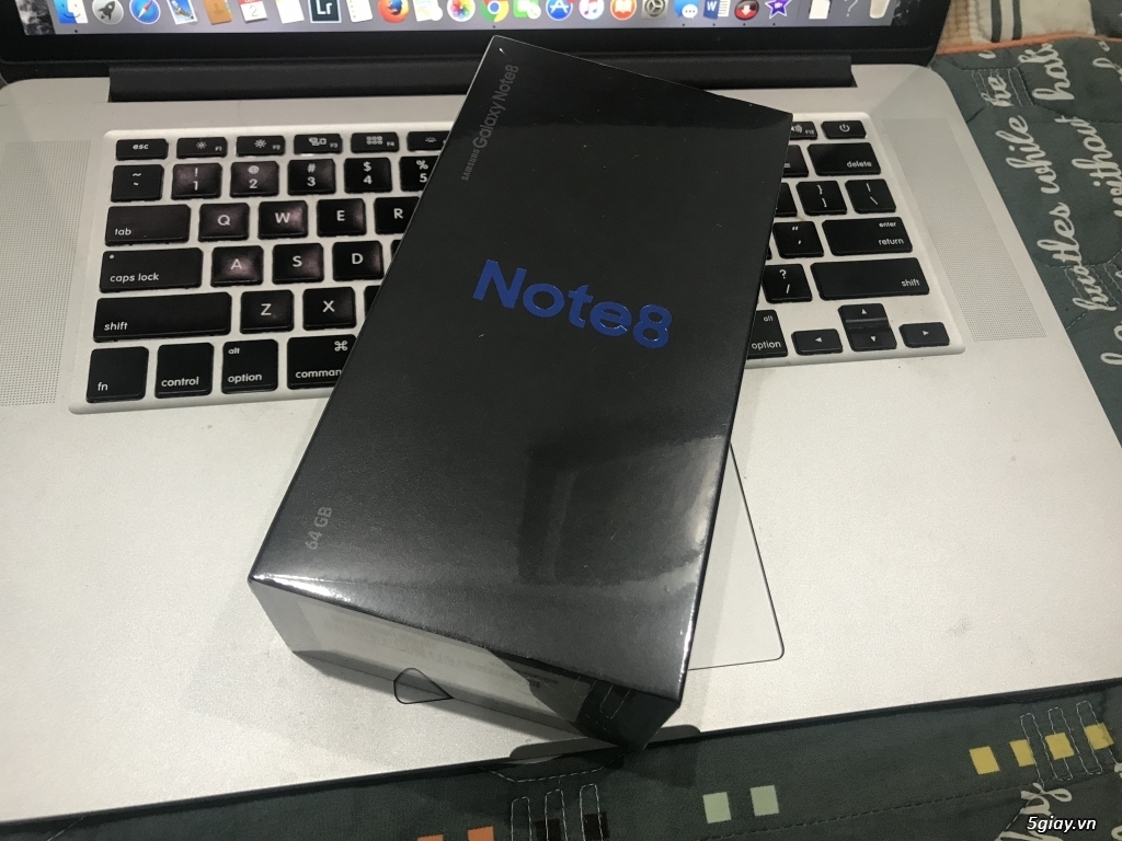 Samsung Note 8 màu đen và tím 64gb new full box quốc tế hộp chưa khui