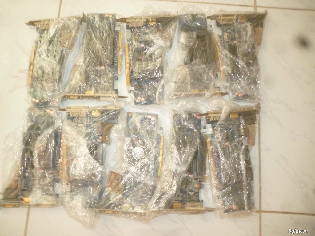 Chip Core 2  Cache 6M   E8xxx   đổi lấy ve chai Máy Tính